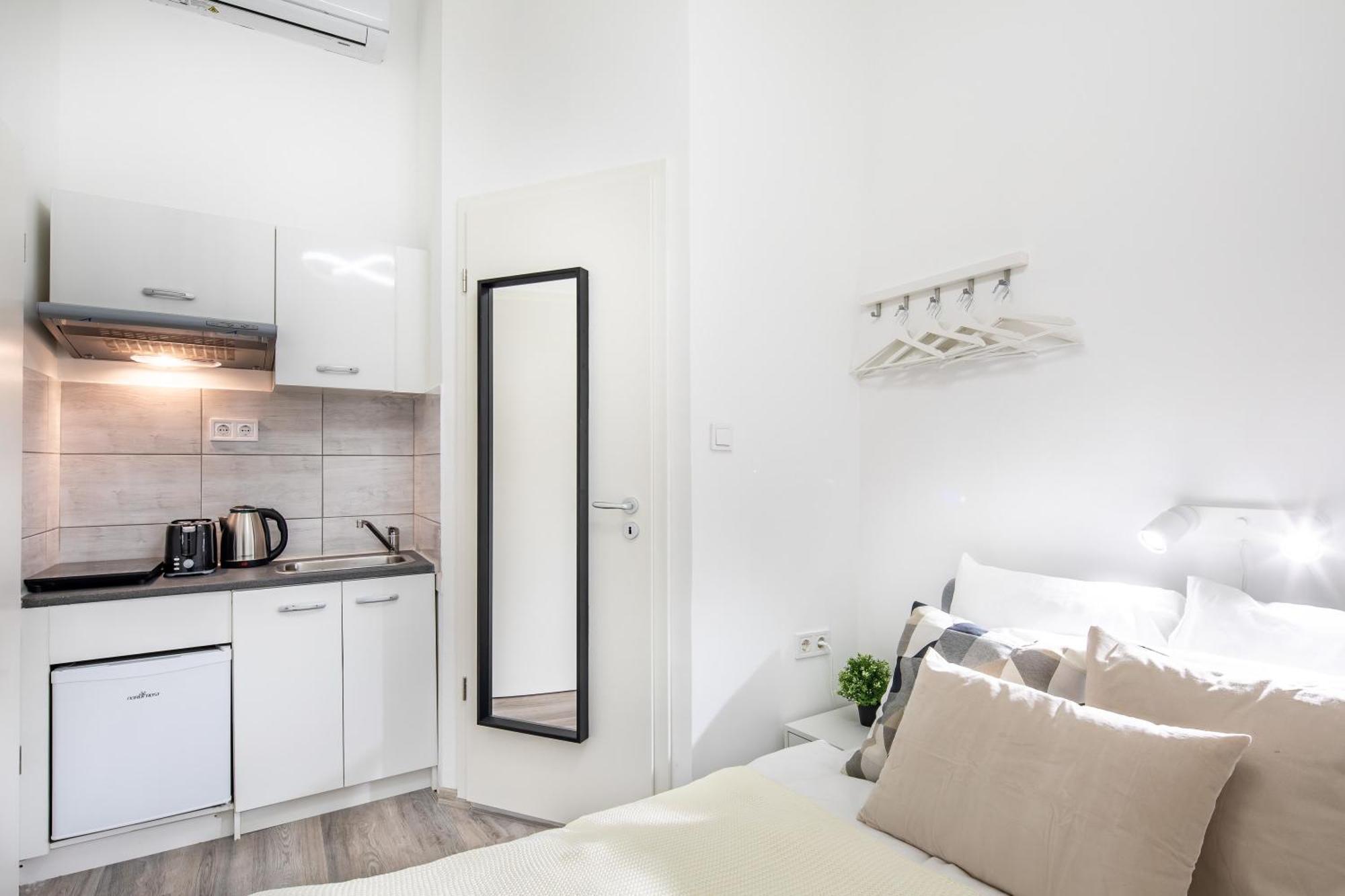 Very Central - Small Studio For Solo Traveller Budapest Luaran gambar