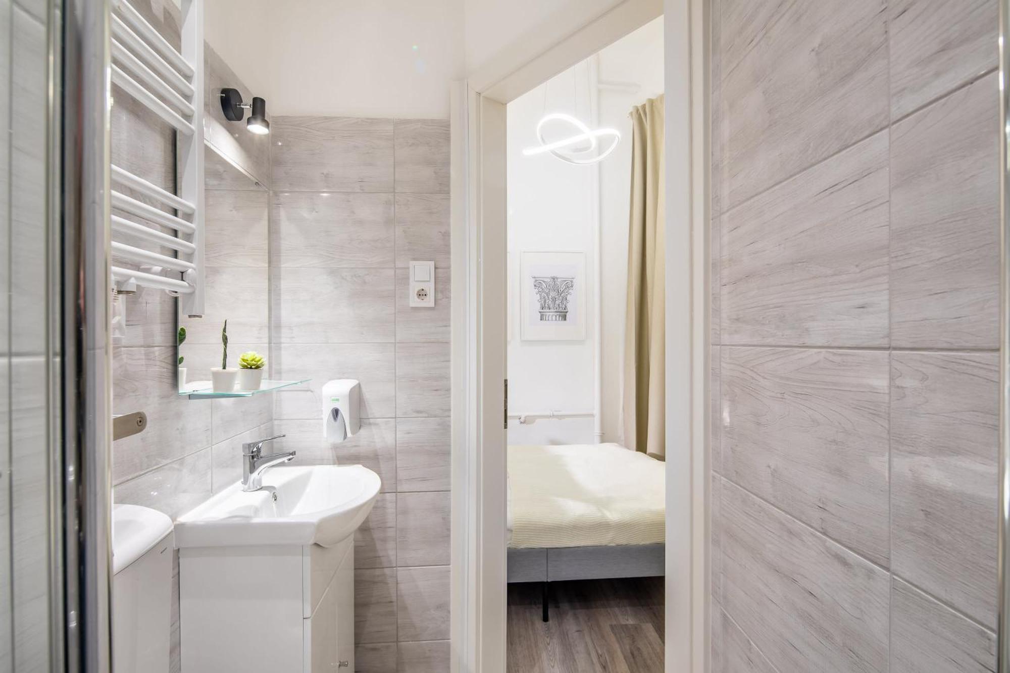 Very Central - Small Studio For Solo Traveller Budapest Luaran gambar