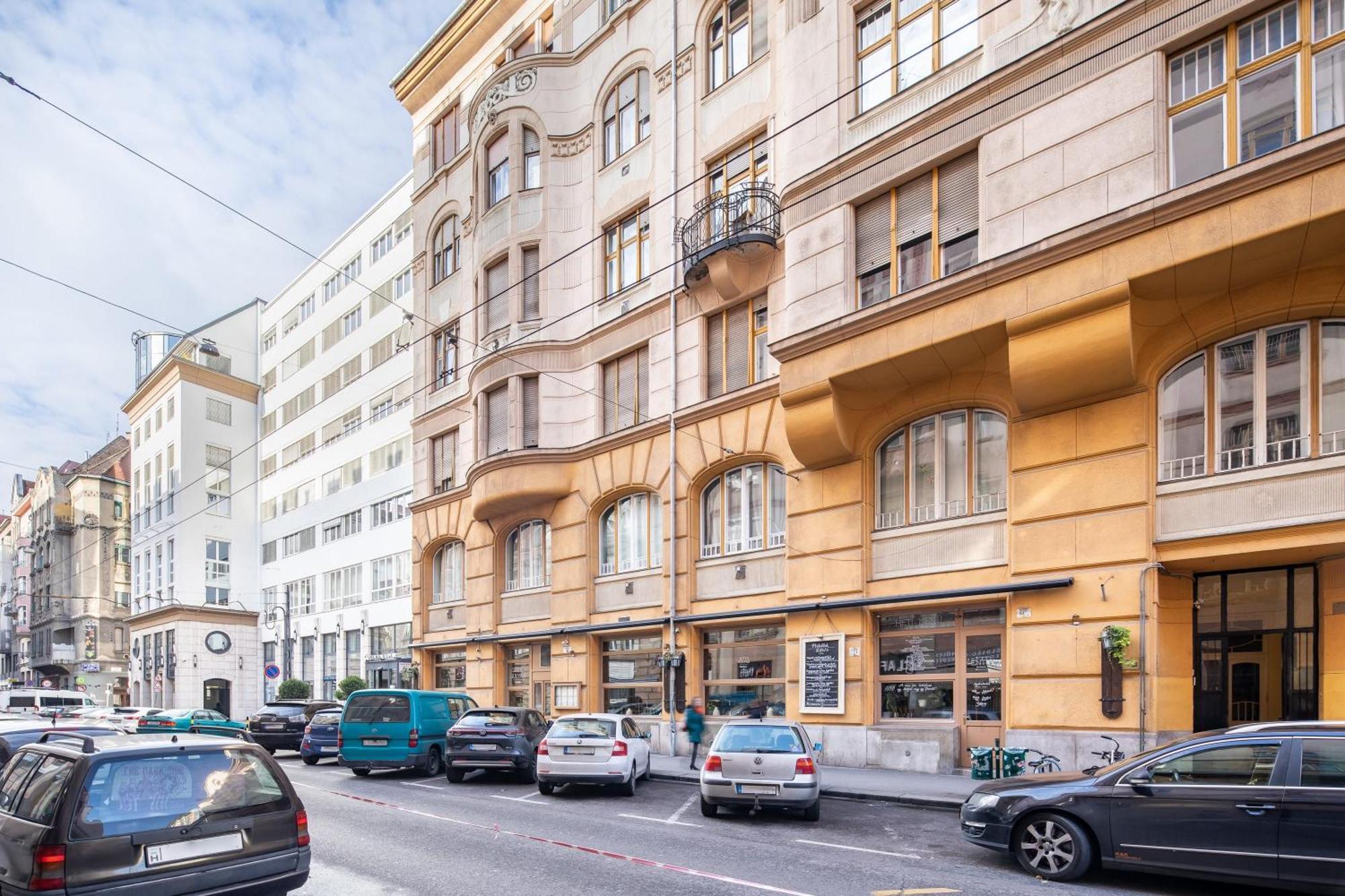 Very Central - Small Studio For Solo Traveller Budapest Luaran gambar